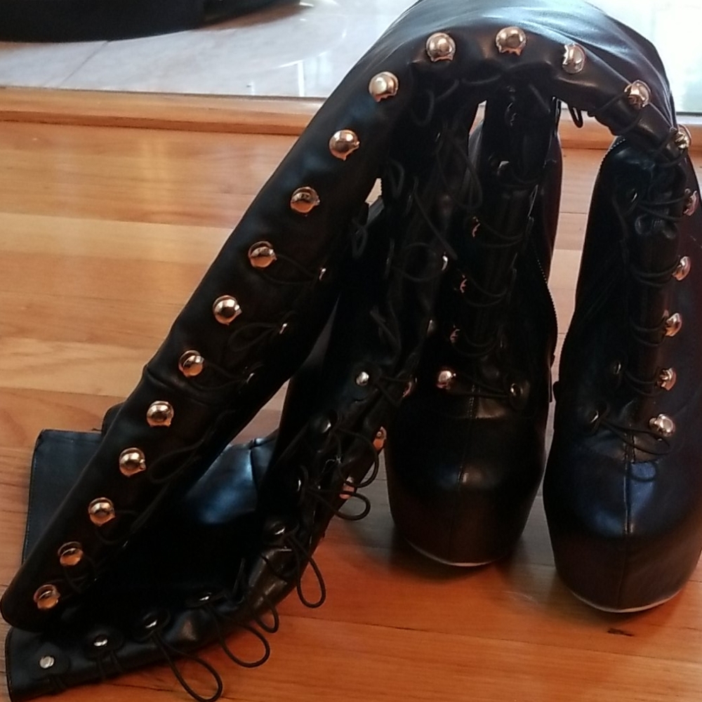 Heels - Picture 5 of 5